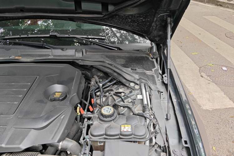 Used Jaguar XEL 2022 2.0T 250 PS R-DYNAMIC S Advanced Sport Edition Engine Bay Left