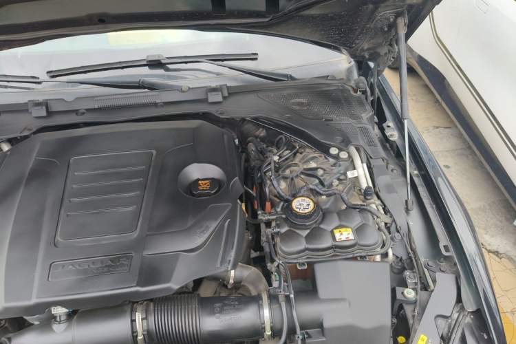 Used Jaguar XEL 2022 2.0T 250 PS R-DYNAMIC S Advanced Sport Edition Engine Bay Left
