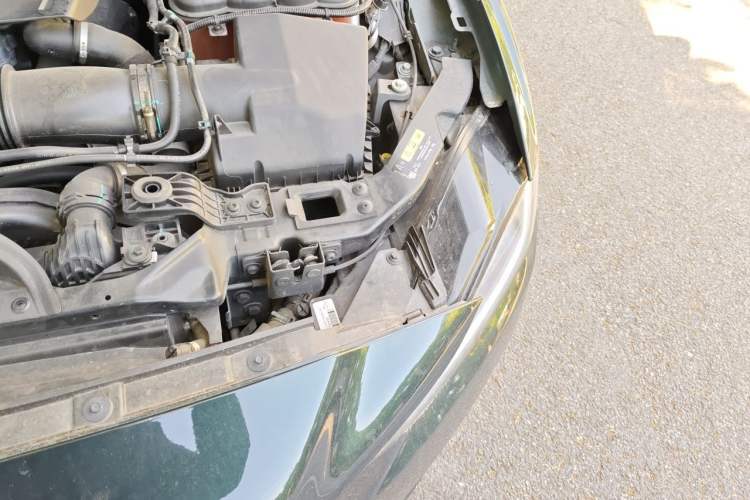 Used Jaguar XEL 2022 2.0T 200PS R-DYNAMIC Youth Sport Edition Engine Bay Left