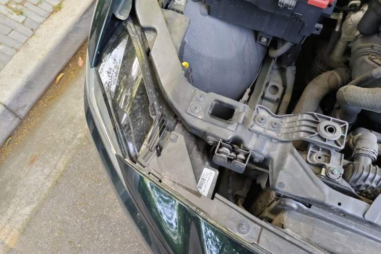 Used Jaguar XEL 2022 2.0T 200PS R-DYNAMIC Youth Sport Edition Engine Bay Right