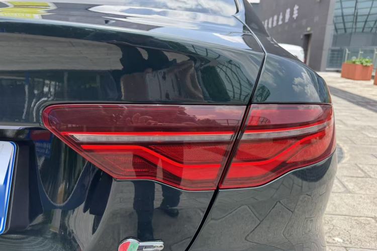 Used Jaguar XEL 2022 2.0T 250 PS R-DYNAMIC S Advanced Sport Edition Exterior 9