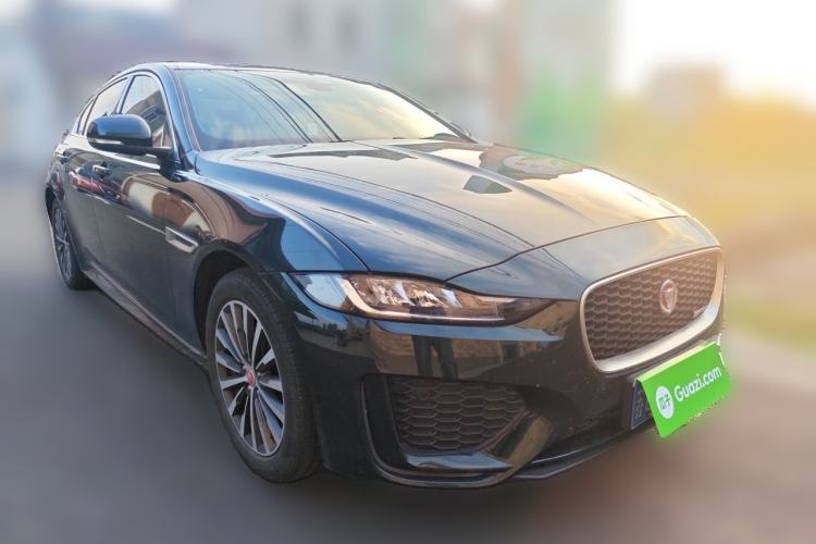 Used Jaguar XEL 2022 2.0T 200PS R-DYNAMIC Youth Sport Edition Front Right 45 Deg
