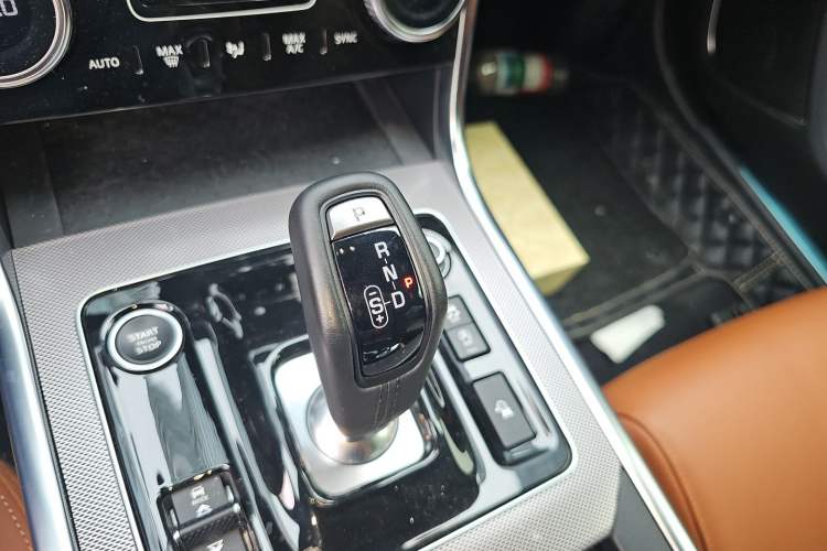 Used Jaguar XEL 2022 2.0T 250 PS R-DYNAMIC S Advanced Sport Edition Gear Lever