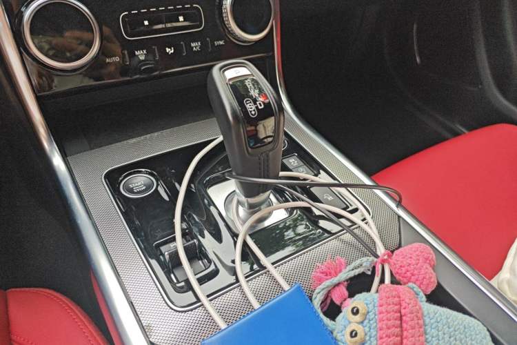 Used Jaguar XEL 2022 2.0T 250 PS R-DYNAMIC S Advanced Sport Edition Gear Lever