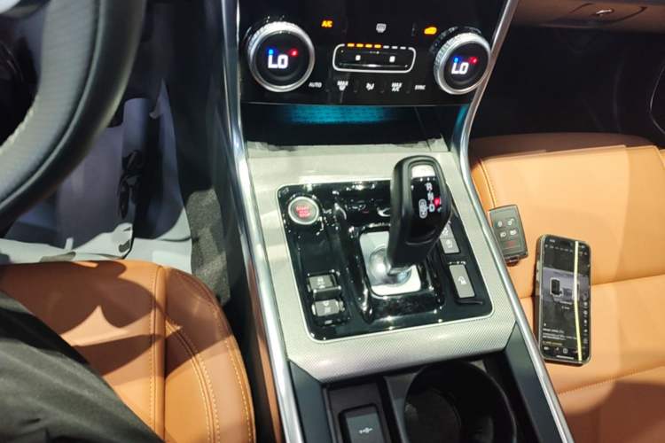 Used Jaguar XEL 2022 2.0T 250 PS R-DYNAMIC S Advanced Sport Edition Gear Lever