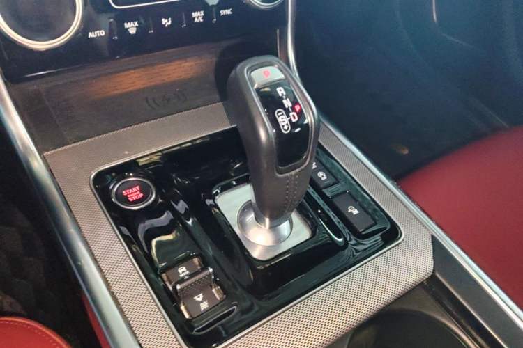 Used Jaguar XEL 2022 2.0T 250 PS R-DYNAMIC S Advanced Sport Edition Gear Lever