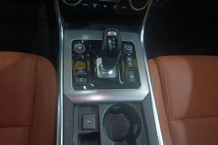 Used Jaguar XEL 2022 2.0T 250 PS R-DYNAMIC S Advanced Sport Edition Gear Lever