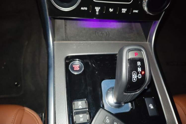 Used Jaguar XEL 2022 2.0T 250 PS R-DYNAMIC S Advanced Sport Edition Gear Lever