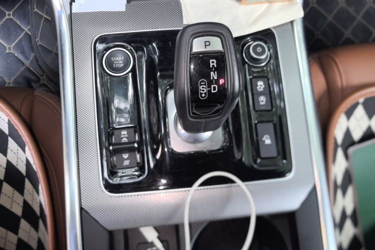 Used Jaguar XEL 2022 2.0T 250 PS R-DYNAMIC S Advanced Sport Edition Gear Lever