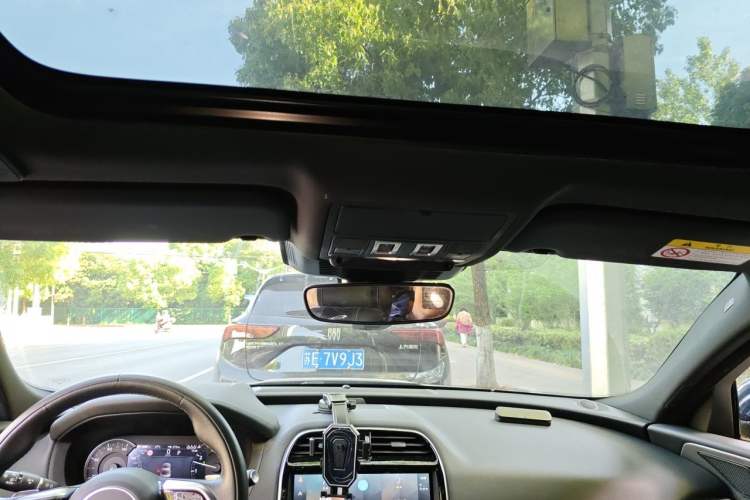Used Jaguar XEL 2022 2.0T 200PS R-DYNAMIC Youth Sport Edition Headliner
