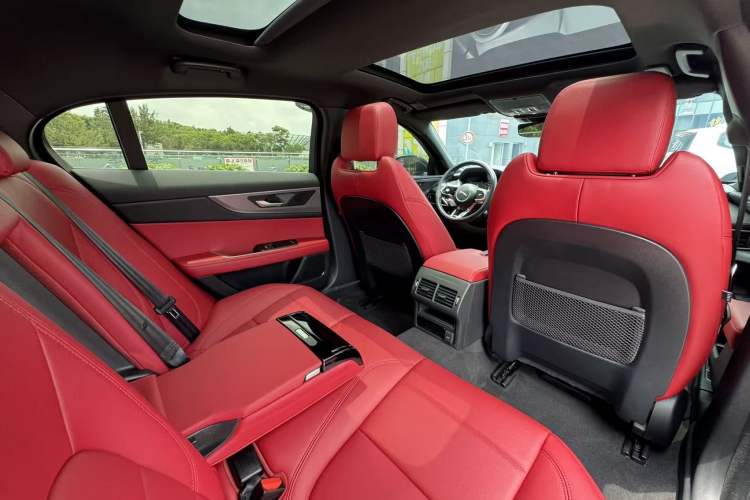 Used Jaguar XEL 2022 2.0T 250 PS R-DYNAMIC S Advanced Sport Edition Headliner