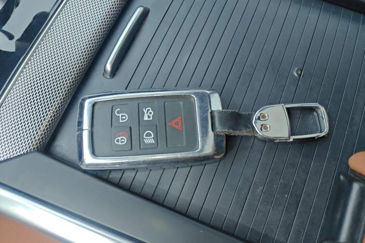 Used Jaguar XEL 2022 2.0T 250 PS R-DYNAMIC S Advanced Sport Edition Interior 1