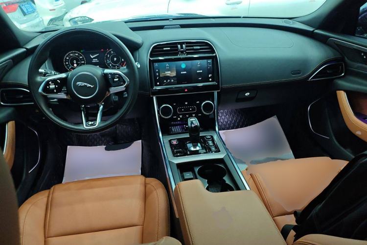 Used Jaguar XEL 2022 2.0T 250 PS R-DYNAMIC S Advanced Sport Edition Interior 2