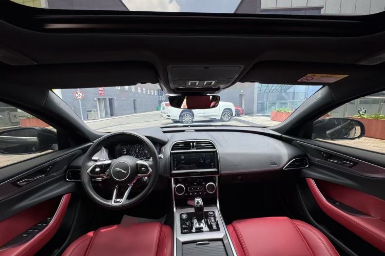 Used Jaguar XEL 2022 2.0T 250 PS R-DYNAMIC S Advanced Sport Edition Interior 2