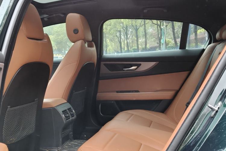 Used Jaguar XEL 2022 2.0T 250 PS R-DYNAMIC S Advanced Sport Edition Interior 4