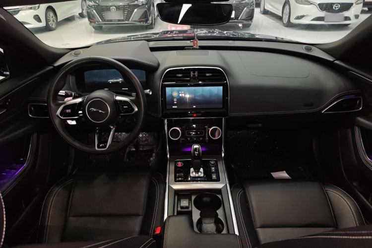 Used Jaguar XEL 2022 2.0T 250 PS R-DYNAMIC S Advanced Sport Edition Interior 4