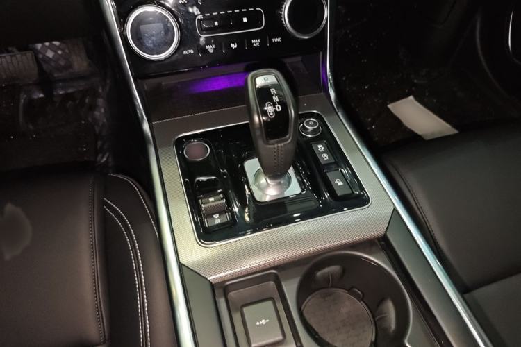 Used Jaguar XEL 2022 2.0T 250 PS R-DYNAMIC S Advanced Sport Edition Interior 5