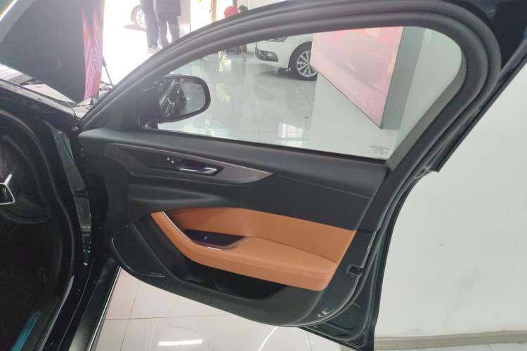 Used Jaguar XEL 2022 2.0T 250 PS R-DYNAMIC S Advanced Sport Edition Interior 5