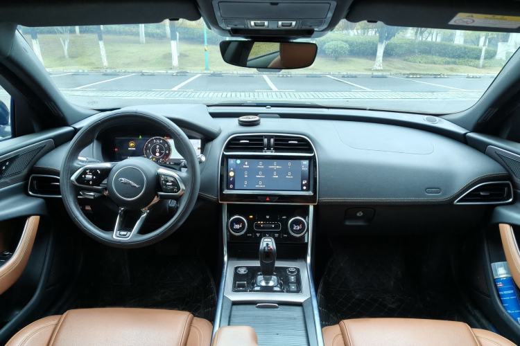Used Jaguar XEL 2022 2.0T 250 PS R-DYNAMIC S Advanced Sport Edition Interior 7