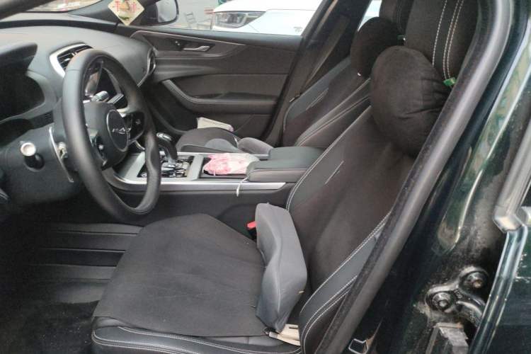 Used Jaguar XEL 2022 2.0T 250 PS R-DYNAMIC S Advanced Sport Edition Left Front Seat