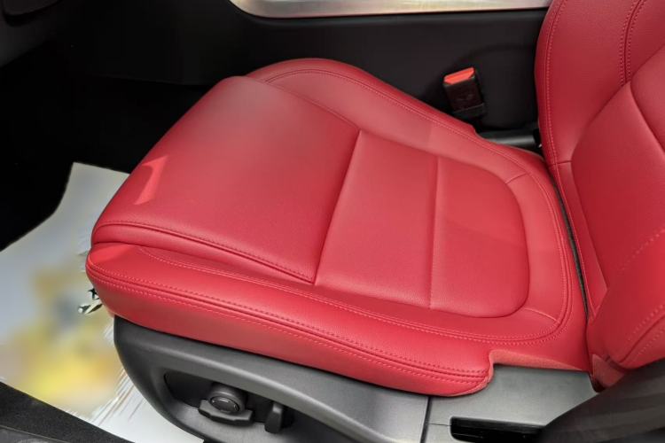 Used Jaguar XEL 2022 2.0T 250 PS R-DYNAMIC S Advanced Sport Edition Left Front Seat