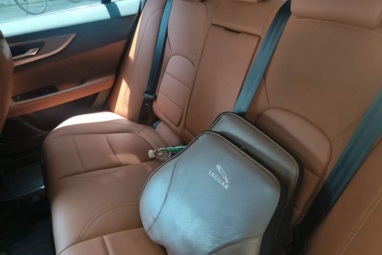 Used Jaguar XEL 2022 2.0T 250 PS R-DYNAMIC S Advanced Sport Edition Left Rear Seat