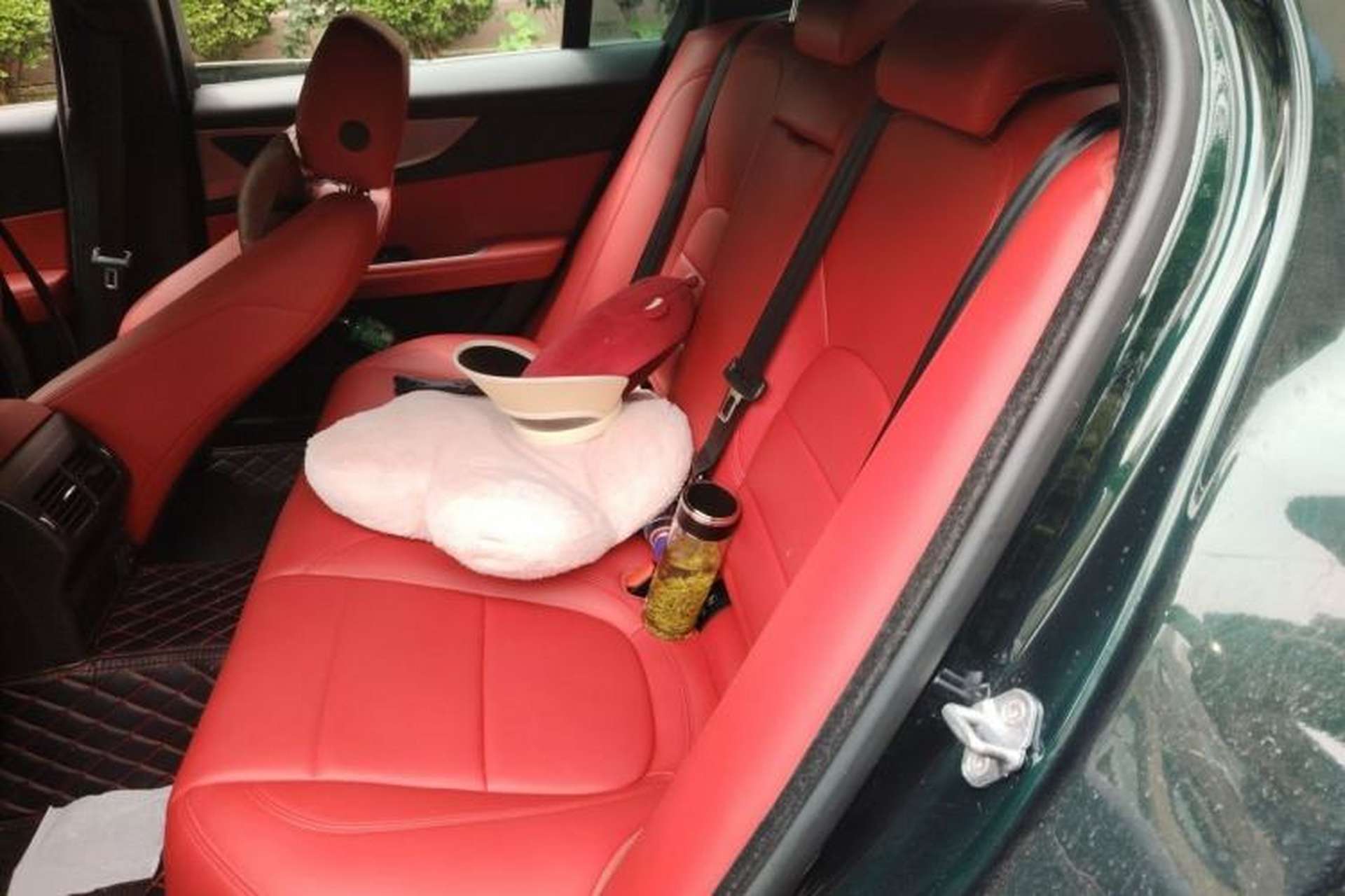 Used Jaguar XEL 2022 2.0T 250 PS R-DYNAMIC S Advanced Sport Edition Left Rear Seat