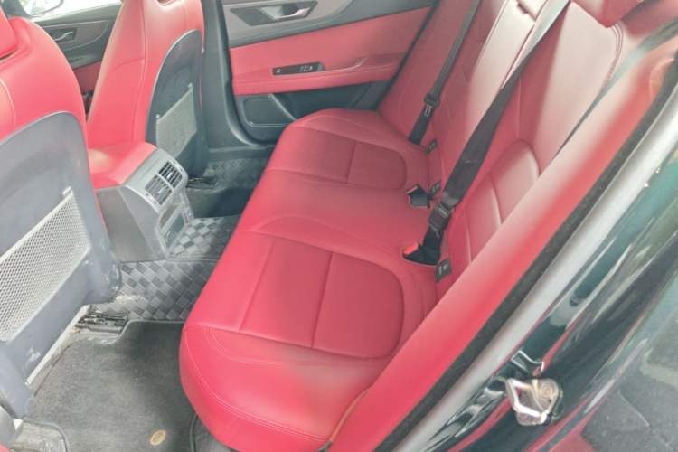 Used Jaguar XEL 2022 2.0T 250 PS R-DYNAMIC S Advanced Sport Edition Left Rear Seat