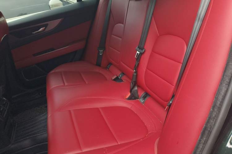 Used Jaguar XEL 2022 2.0T 250 PS R-DYNAMIC S Advanced Sport Edition Left Rear Seat