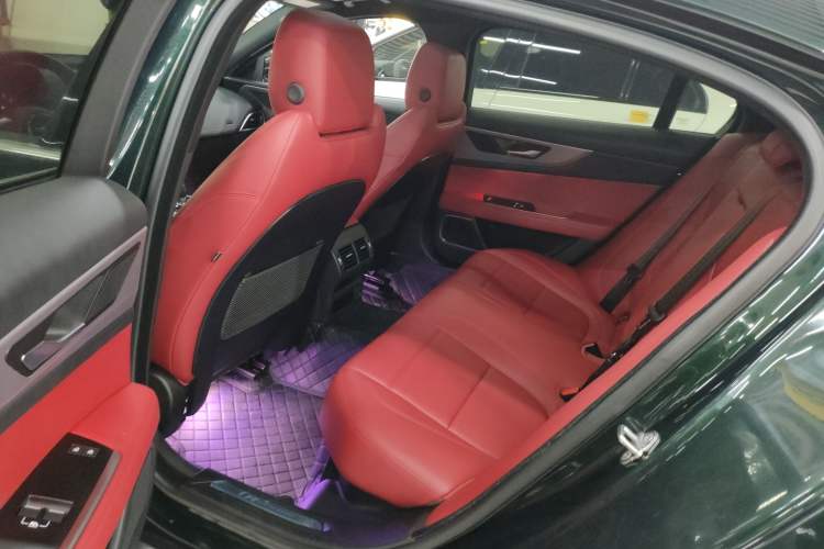 Used Jaguar XEL 2022 2.0T 250 PS R-DYNAMIC S Advanced Sport Edition Left Rear Seat