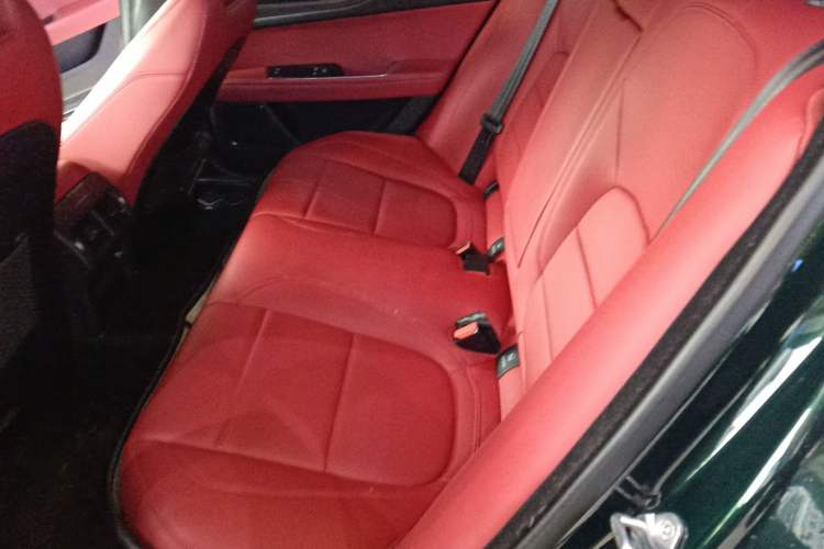 Used Jaguar XEL 2022 2.0T 250 PS R-DYNAMIC S Advanced Sport Edition Left Rear Seat