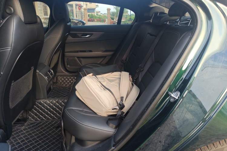 Used Jaguar XEL 2022 2.0T 200PS R-DYNAMIC Youth Sport Edition Left Rear Seat