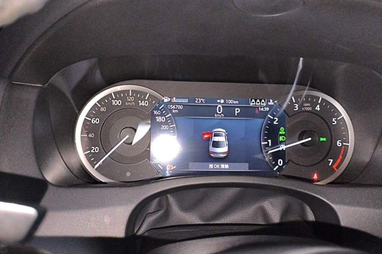 Used Jaguar XEL 2022 2.0T 200PS R-DYNAMIC Youth Sport Edition Odometer Close Up