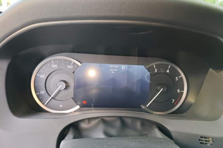 Used Jaguar XEL 2022 2.0T 200PS R-DYNAMIC Youth Sport Edition Odometer Close Up