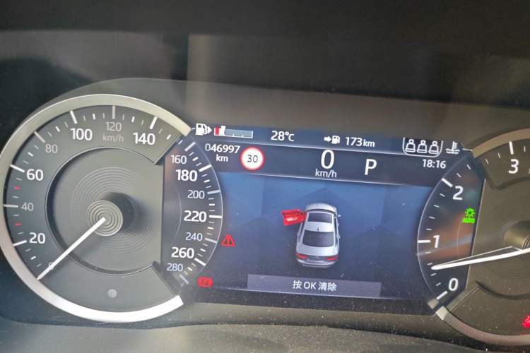 Used Jaguar XEL 2022 2.0T 200PS R-DYNAMIC Youth Sport Edition Odometer Close Up