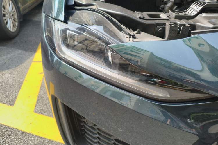 Used Jaguar XEL 2022 2.0T 250 PS R-DYNAMIC S Advanced Sport Edition Right Front Headlight