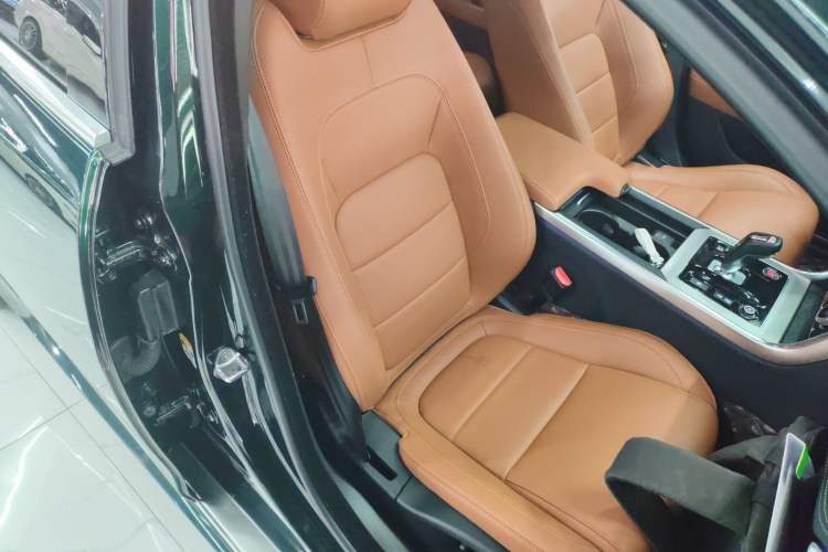 Used Jaguar XEL 2022 2.0T 250 PS R-DYNAMIC S Advanced Sport Edition Right Front Seat