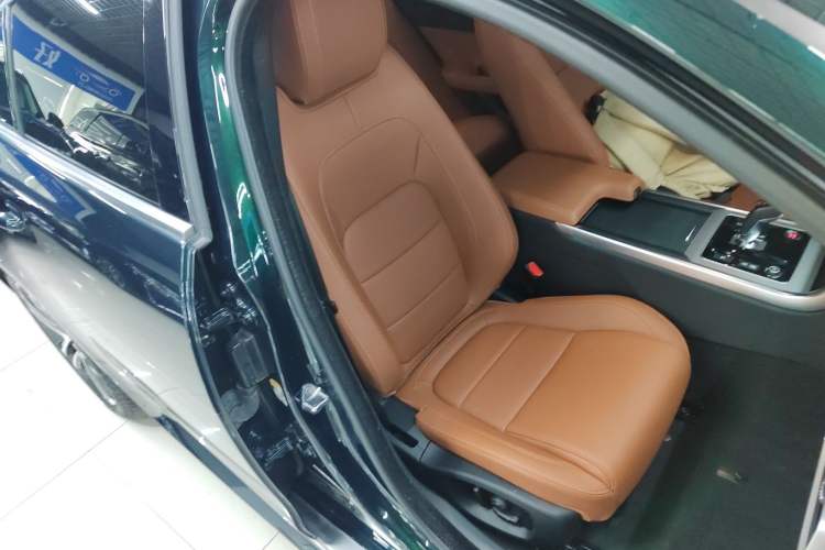 Used Jaguar XEL 2022 2.0T 250 PS R-DYNAMIC S Advanced Sport Edition Right Front Seat