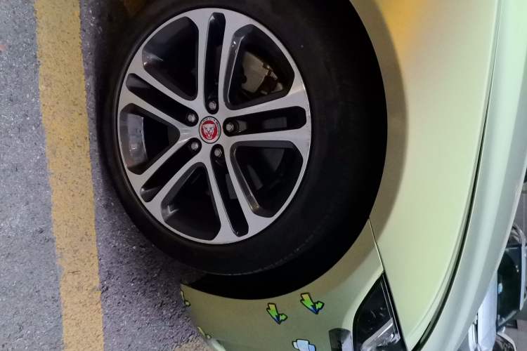 Used Jaguar XEL 2022 2.0T 250 PS R-DYNAMIC S Advanced Sport Edition Right Front Wheel Hub