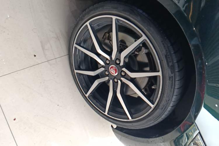 Used Jaguar XEL 2022 2.0T 250 PS R-DYNAMIC S Advanced Sport Edition Right Front Wheel Hub