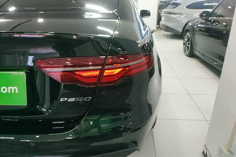 Used Jaguar XEL 2022 2.0T 250 PS R-DYNAMIC S Advanced Sport Edition Right Rear Taillight