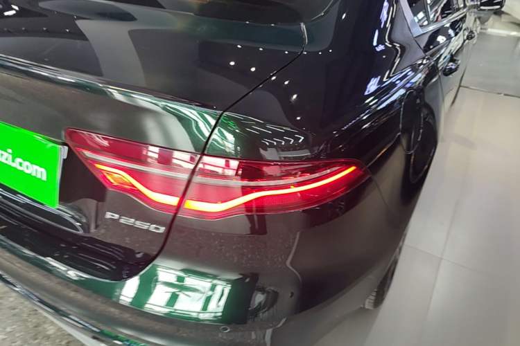 Used Jaguar XEL 2022 2.0T 250 PS R-DYNAMIC S Advanced Sport Edition Right Rear Taillight