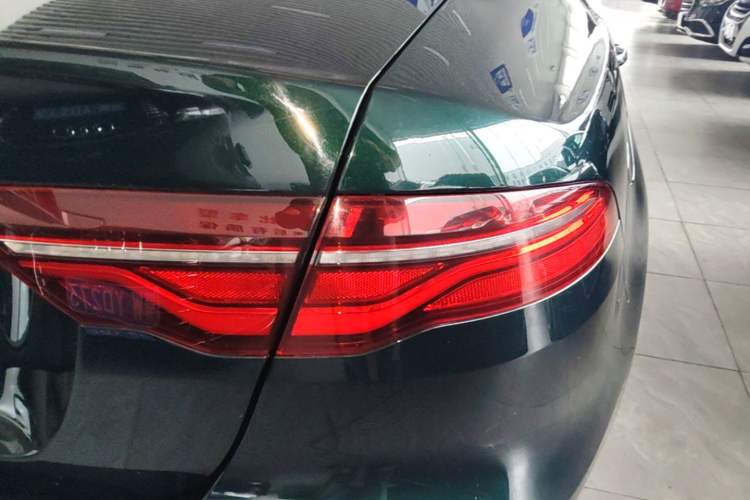 Used Jaguar XEL 2022 2.0T 250 PS R-DYNAMIC S Advanced Sport Edition Right Rear Taillight