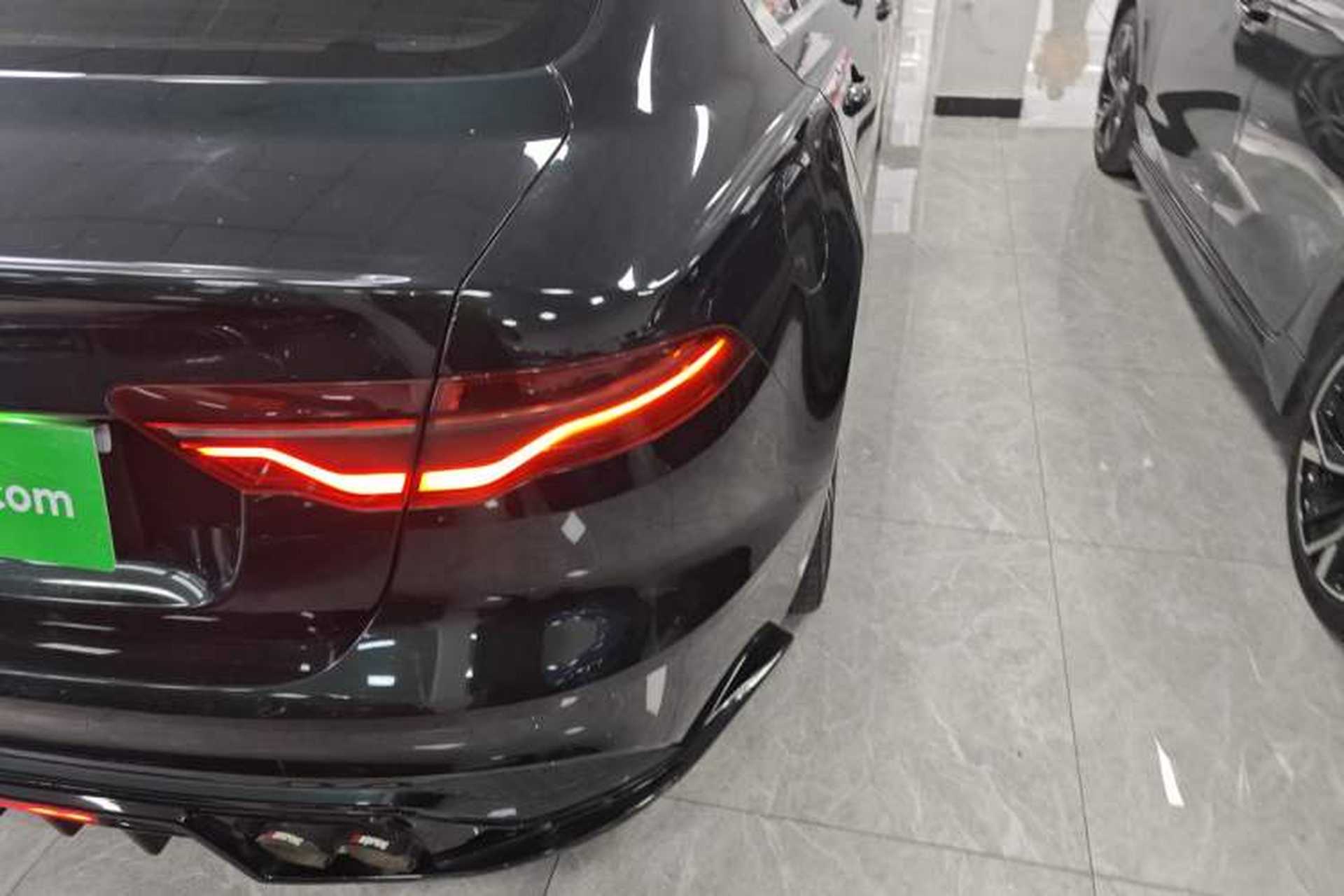 Used Jaguar XEL 2022 2.0T 250 PS R-DYNAMIC S Advanced Sport Edition Right Rear Taillight