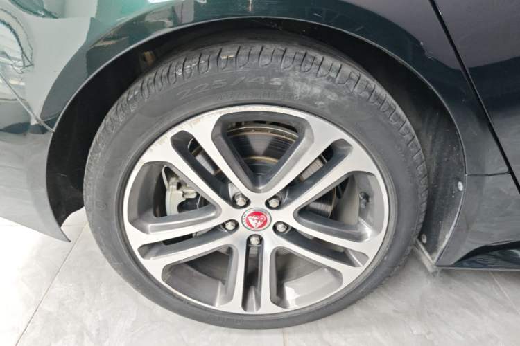 Used Jaguar XEL 2022 2.0T 250 PS R-DYNAMIC S Advanced Sport Edition Right Rear Wheel Hub