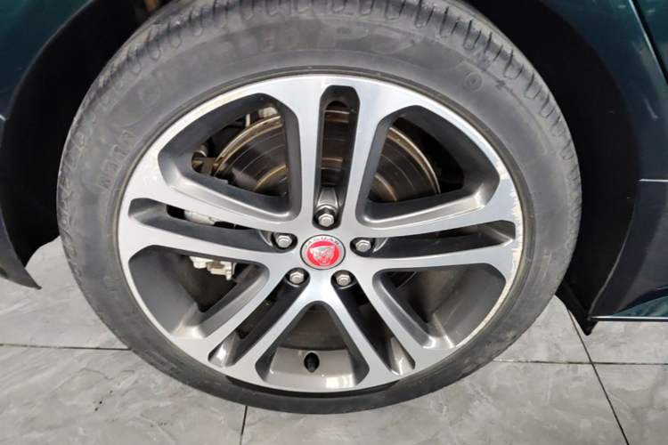 Used Jaguar XEL 2022 2.0T 250 PS R-DYNAMIC S Advanced Sport Edition Right Rear Wheel Hub