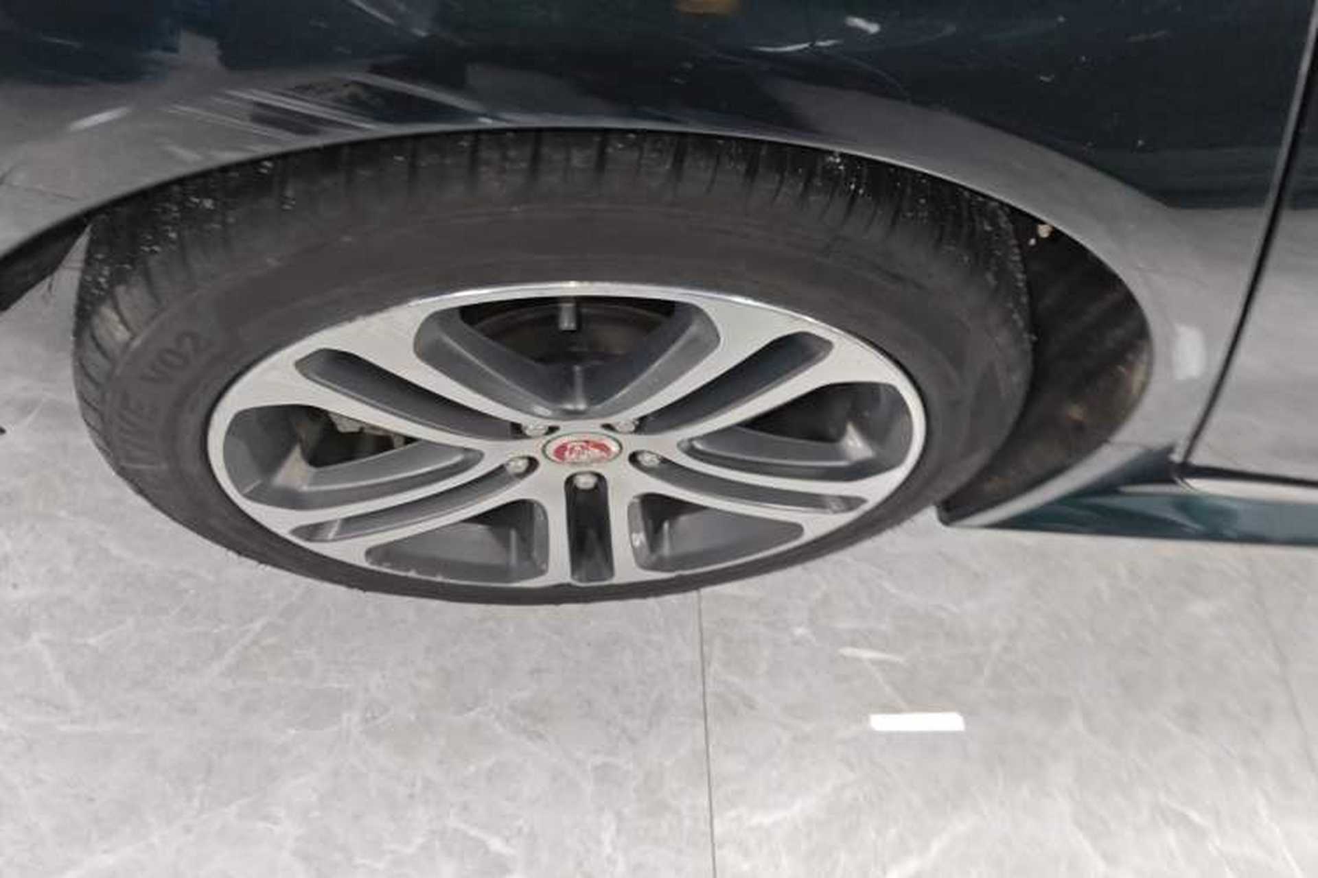 Used Jaguar XEL 2022 2.0T 250 PS R-DYNAMIC S Advanced Sport Edition Right Rear Wheel Hub