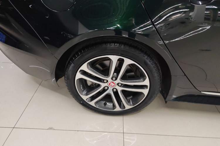 Used Jaguar XEL 2022 2.0T 250 PS R-DYNAMIC S Advanced Sport Edition Right Rear Wheel Hub