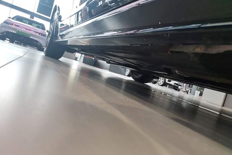 Used Jaguar XEL 2022 2.0T 250 PS R-DYNAMIC S Advanced Sport Edition Right Side Sill