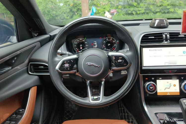 Used Jaguar XEL 2022 2.0T 250 PS R-DYNAMIC S Advanced Sport Edition Steering Wheel